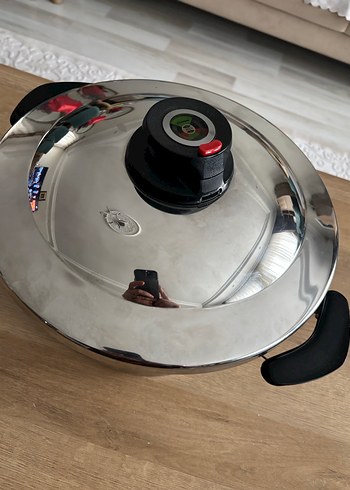 Siyah Kulplu Gri Tencere amc düdüklü tencere 5 litre - Görsel 2