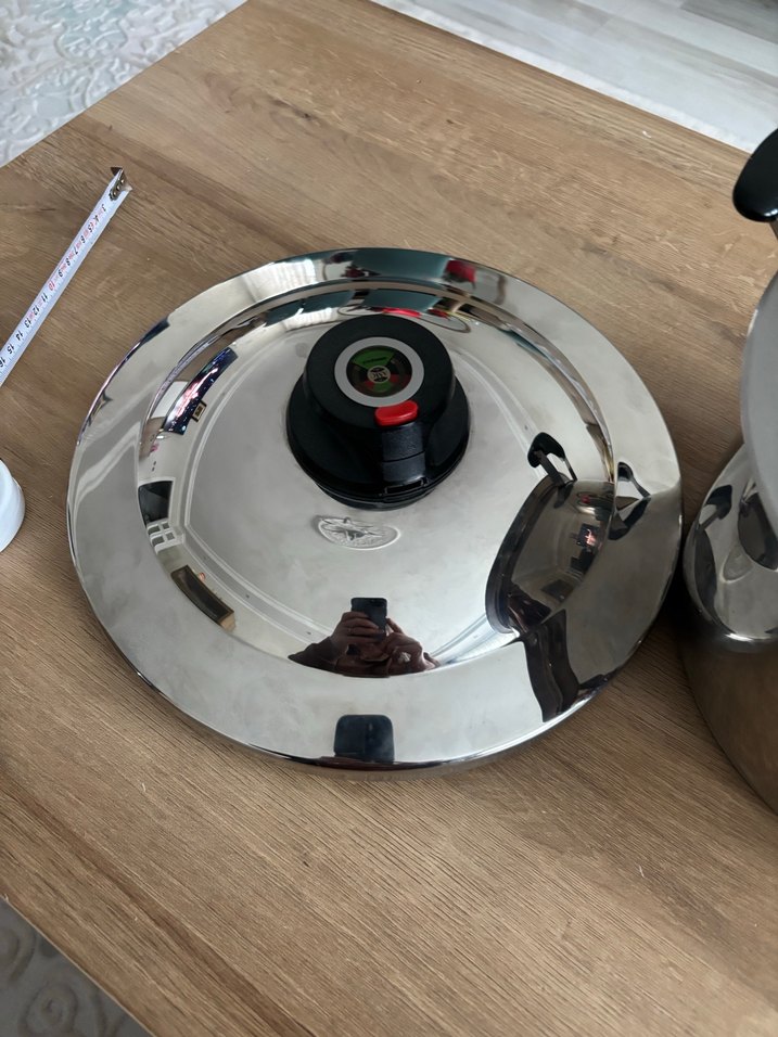 Siyah Kulplu Gri Tencere amc düdüklü tencere 5 litre - Görsel 3