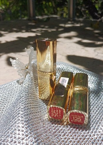 Beden kırmızı Renk Loreal Paris Ruj