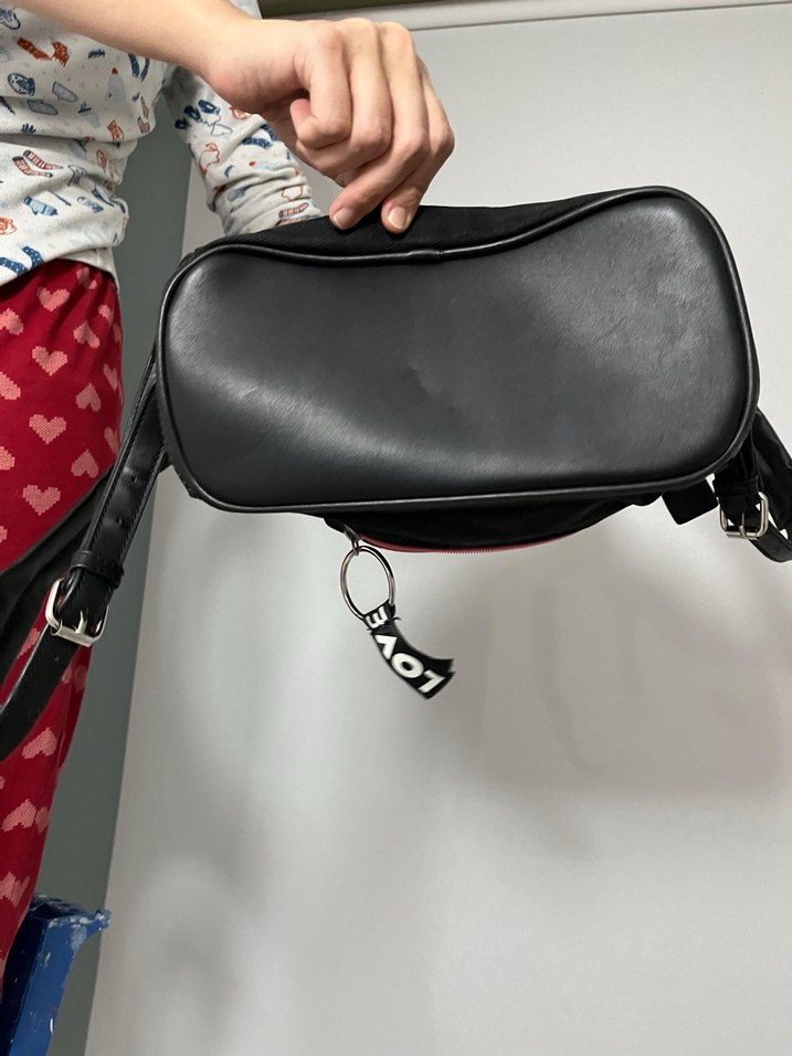 Siyah Deri Fermuarlı Kadın Sırt Çantası - Görsel 3