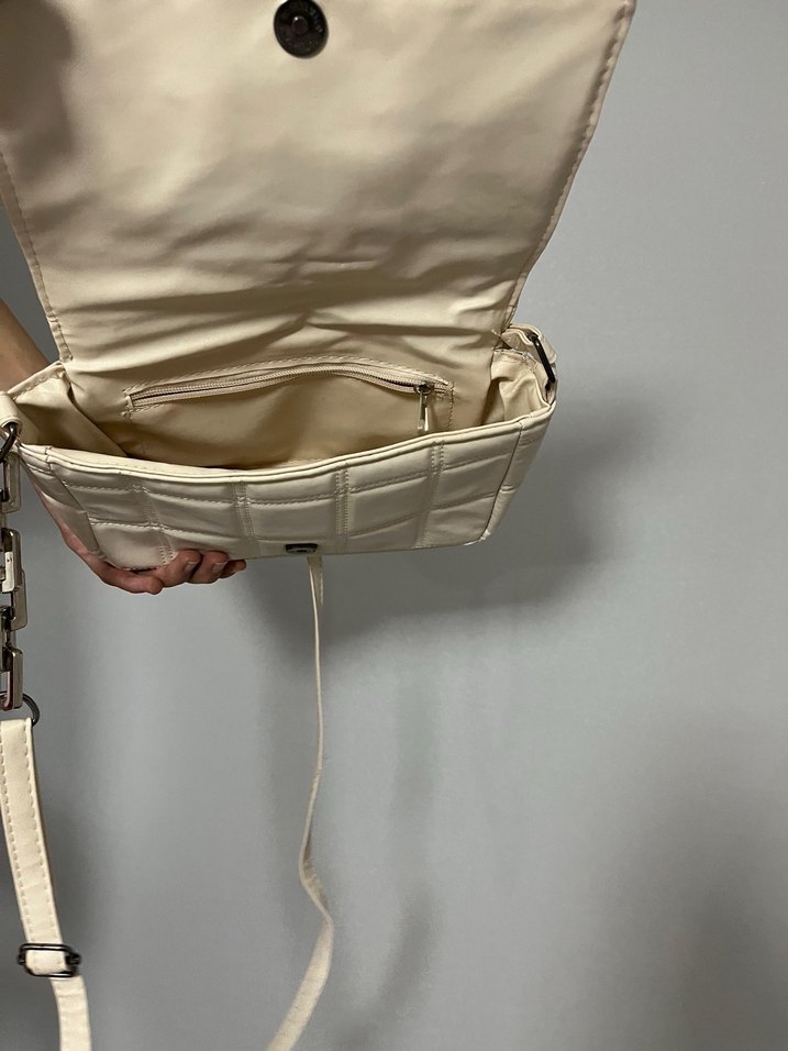 Beyaz Zincir Detaylı Deri Kadın Çanta - Görsel 5