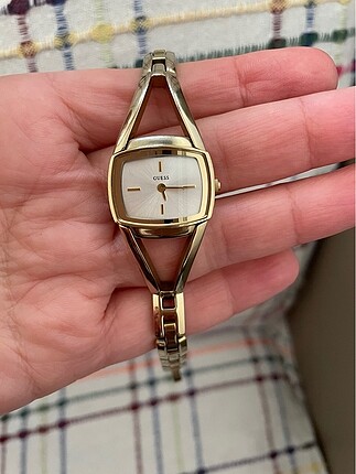 Guess klasik saat