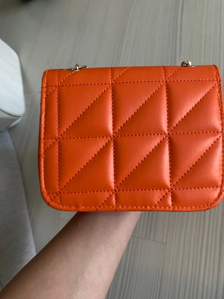 Turuncu Zincir Detaylı Deri Kadın Çanta - Görsel 3