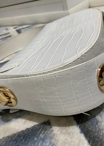 Beyaz Deri Kemerli Yılan Desenli Kadın Çanta - Görsel 3