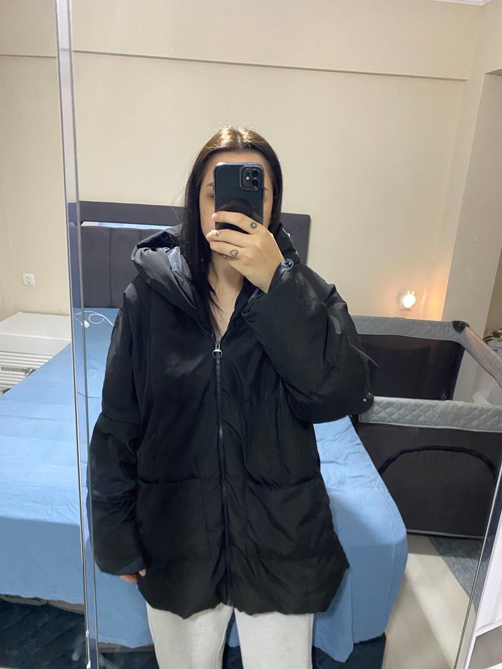 Kadın Siyah Kapüşonlu Oversize Kışlık Mont - Görsel 3