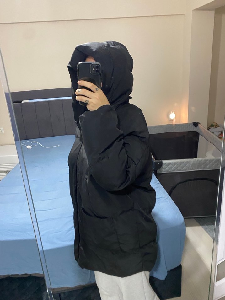 Kadın Siyah Kapüşonlu Oversize Kışlık Mont - Görsel 2