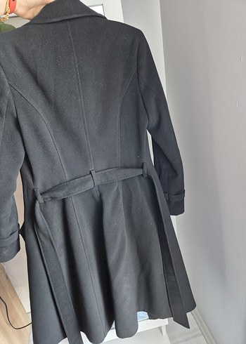 Siyah Düğmeli Klasik Kaban - Görsel 4