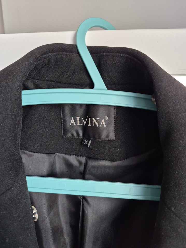 Siyah Düğmeli Klasik Kaban - Görsel 2