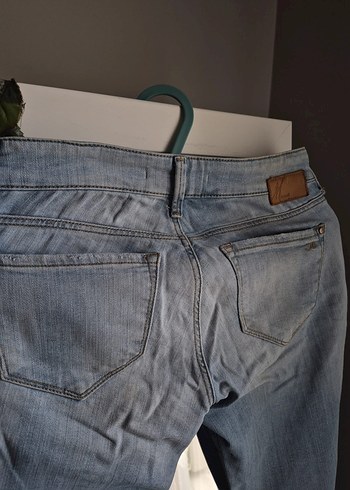 Kadın Açık Mavi Dar Kesim Midi Kot Pantolon - Görsel 4