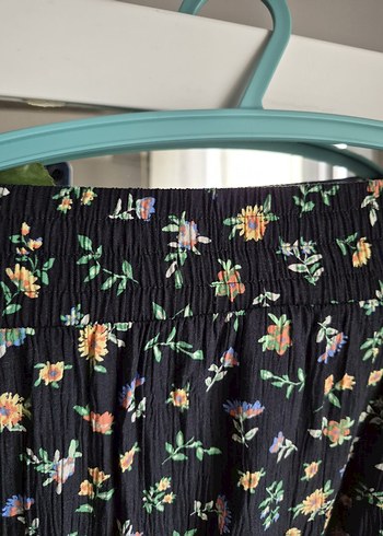 Çiçek Desenli Piliseli Mini Etek - Görsel 3