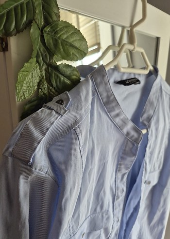 Düğmeli Mavi Keten Kadın Gömlek - Görsel 3