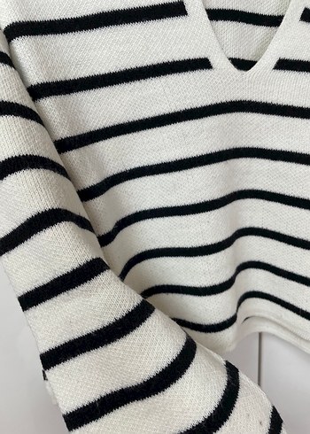 V Yaka Çizgili Örgü Kadın Kazak - Görsel 2