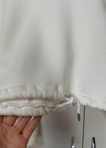 Beyaz Kapüşonlu Kadın Sweatshirt - Görsel 2