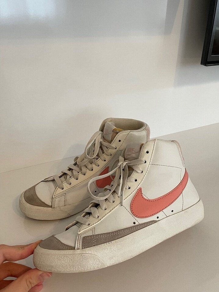 Beyaz pembe Detaylı Bağcıklı Spor Ayakkabı - Görsel 4