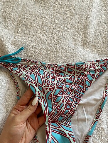 Diğer bikini altı