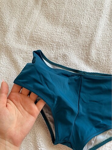 Diğer bikini altı
