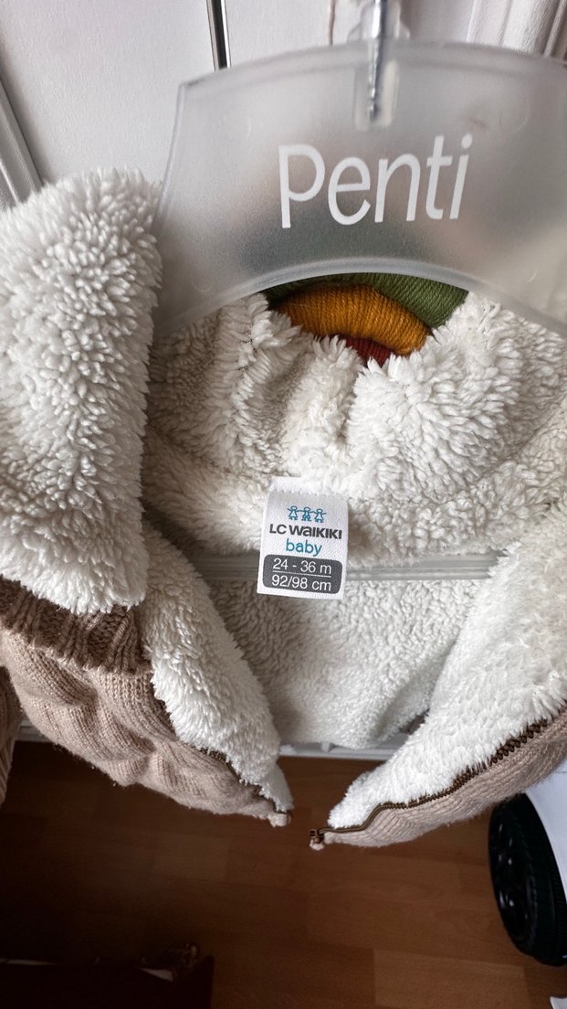 Kapüşonlu Bej Erkek Çocuk Yün hırka - Görsel 3