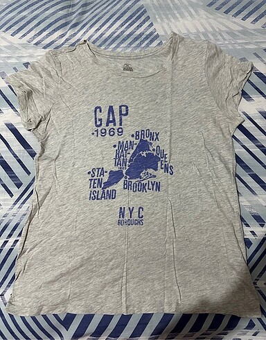 Gap tshirt