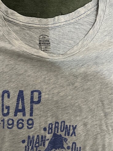 Gap Gap tshirt