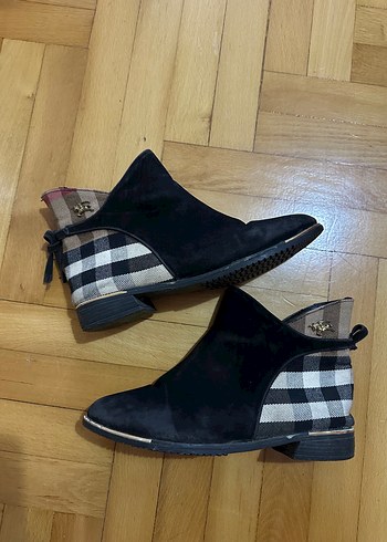 Burberry Siyah Suet Bilek Botu