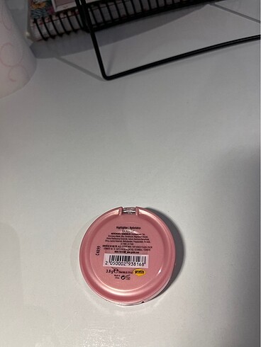 Beden Beaulis highlighter
