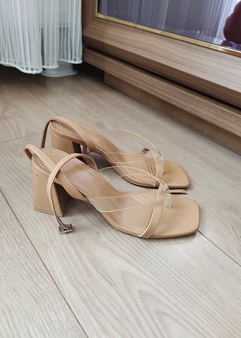 Bershka topuklu sandalet