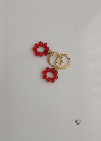 Kırmızı Boncuklu Mini Çiçek Küpeler