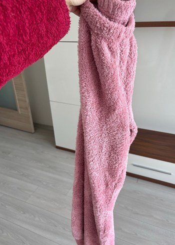 Tüylü yumoş alt üst pijama takımı - Görsel 10
