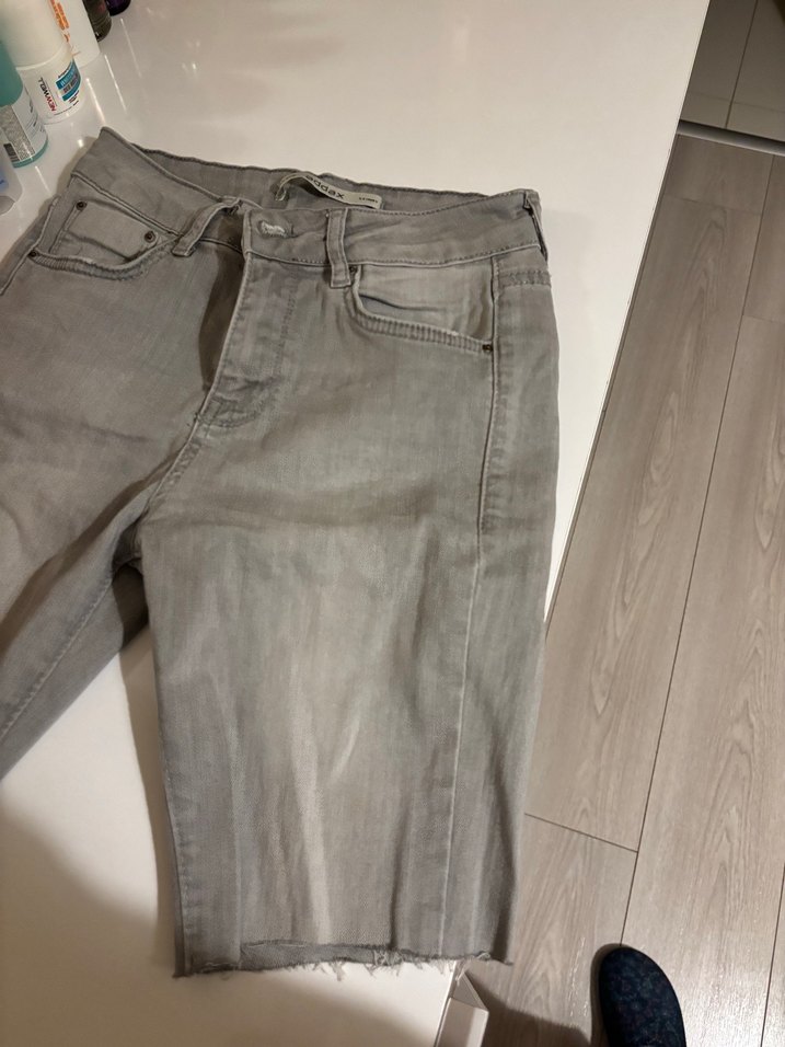 Gri Midi Denim Kadın Şort - Görsel 4