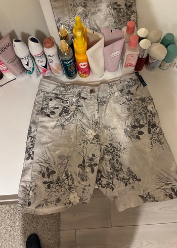 Gri Baskılı Rahat Kesim Erkek Şort - Görsel 15