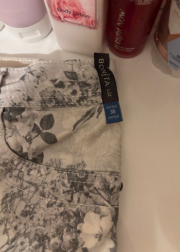 Gri Baskılı Rahat Kesim Erkek Şort - Görsel 11