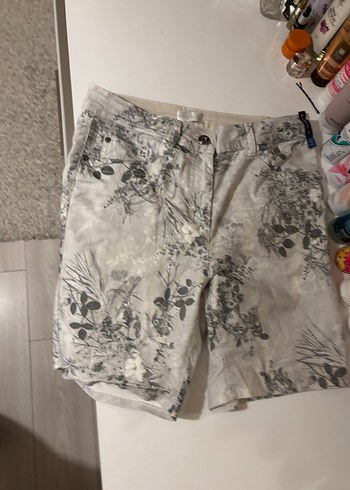 Gri Baskılı Rahat Kesim Erkek Şort - Görsel 5