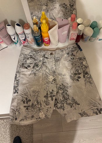 Gri Baskılı Rahat Kesim Erkek Şort - Görsel 16