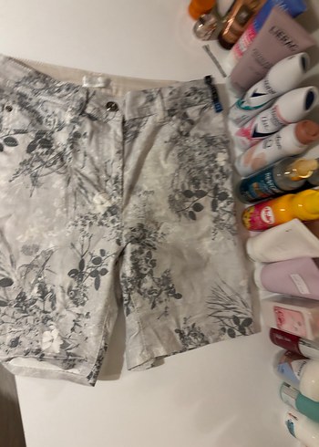 Gri Baskılı Rahat Kesim Erkek Şort - Görsel 3