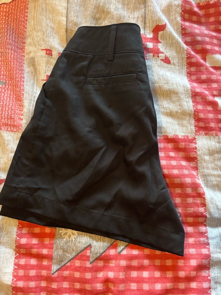 Siyah Düğmeli Mini Şort - Görsel 5