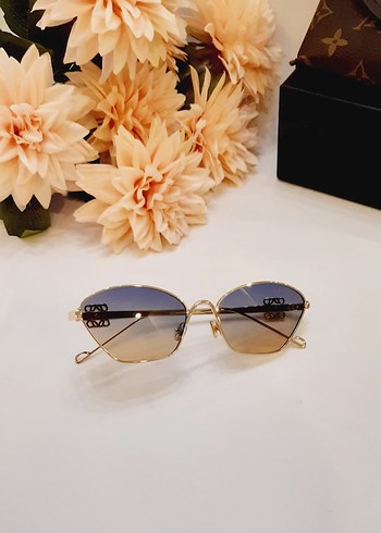Loewe Bitiriyoruz,Tum urunler 639 tl dir,bu yuzden indirim istemeyin
