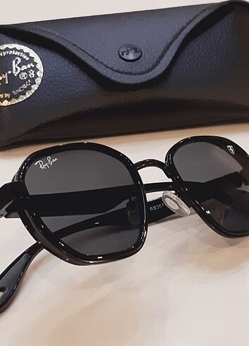 Rayban ferrari