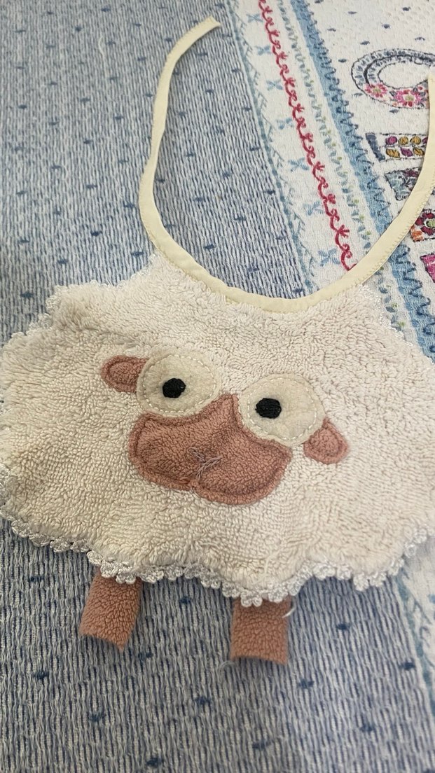 Nakışlı Gri Bebek Önlüğü - Görsel 2