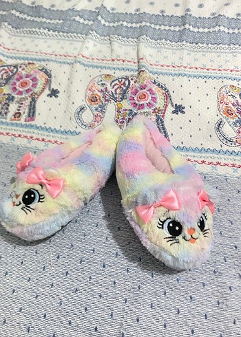 Kızlar için Pastel Renkli Peluş Ev Terliği - Görsel 2