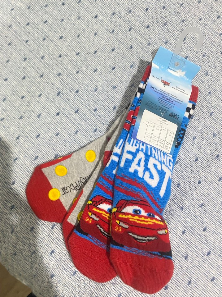 Çocuklar için Renkli Baskılı Arabalar Çorapları - Görsel 3