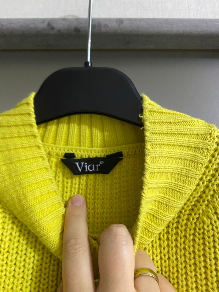 Sarı Triko Boğazlı Kadın Süveter - Görsel 3