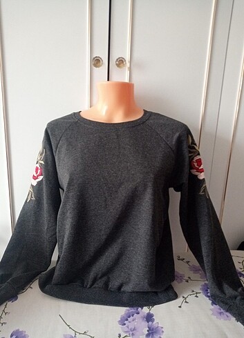 Diğer Gül detaylı şık sweat bluz