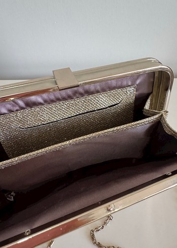 Zincir Detaylı Altın Rengi Kadın Clutch Çanta - Görsel 3