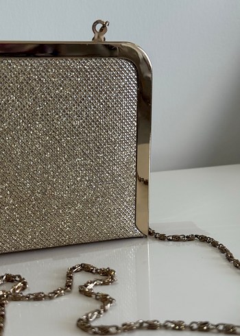 Zincir Detaylı Altın Rengi Kadın Clutch Çanta - Görsel 2