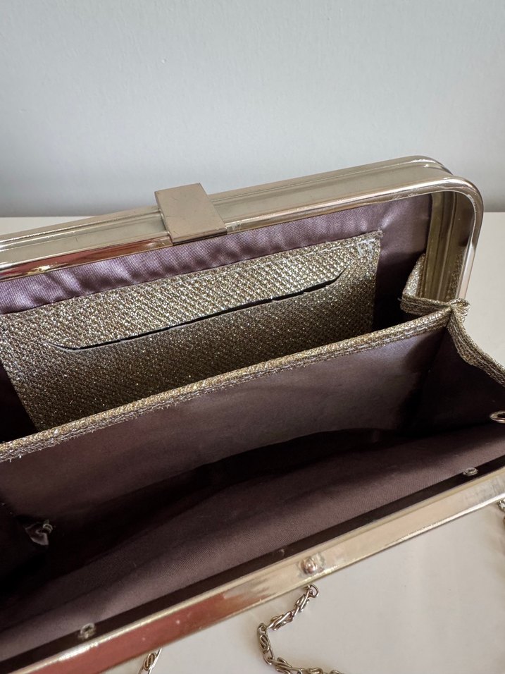 Zincir Detaylı Altın Rengi Kadın Clutch Çanta - Görsel 3