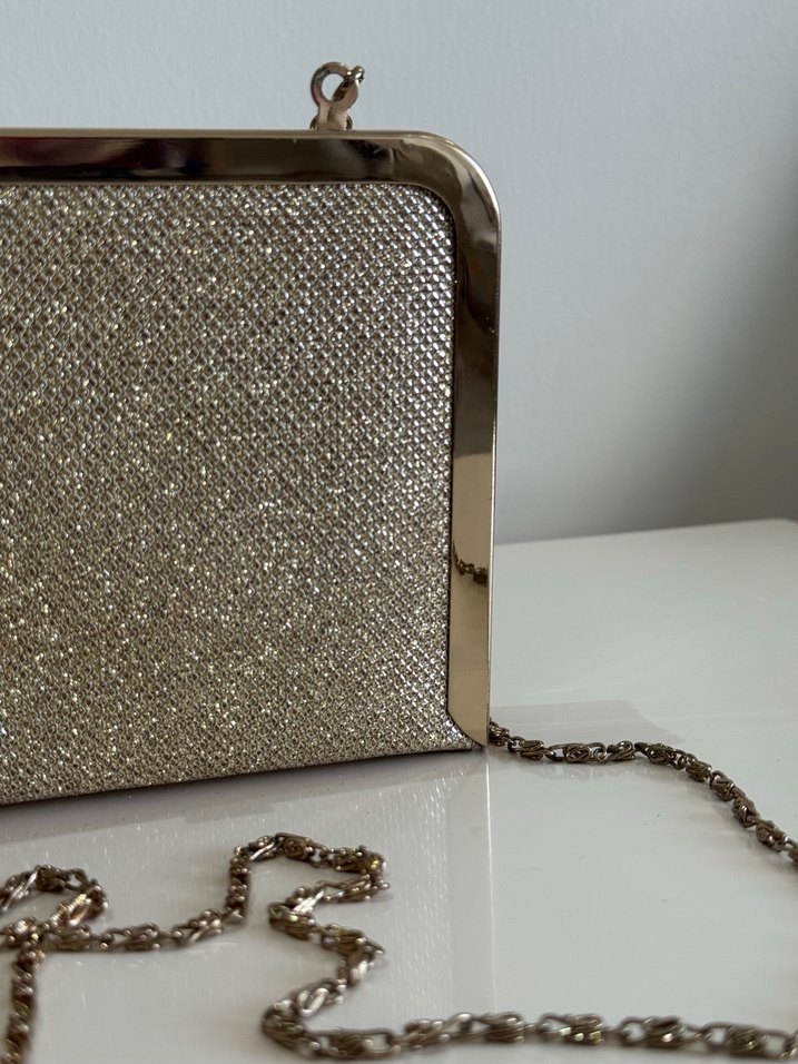 Zincir Detaylı Altın Rengi Kadın Clutch Çanta - Görsel 2