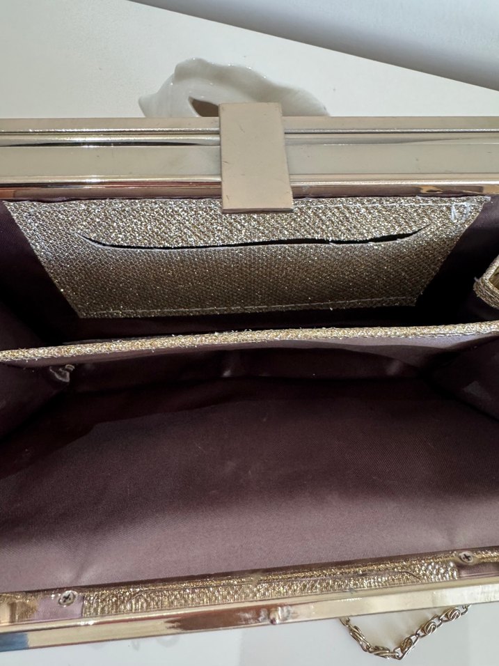 Zincir Detaylı Altın Rengi Kadın Clutch Çanta - Görsel 4