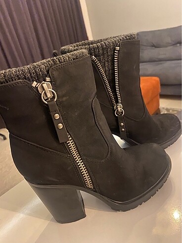 Deichmann Süet kalın topuklu içi triko bot