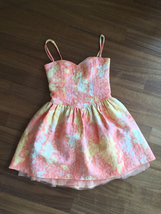 Bershka Elbise