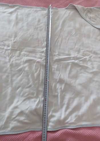 Beyaz Bebek Battaniyesi Kapüşonlu Yumuşak Kumaş - Görsel 3